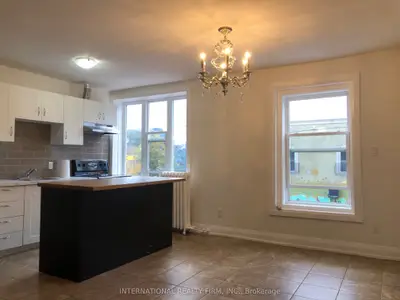 1262 Bloor Street W 2b, Toronto W02, On M6h 1n5