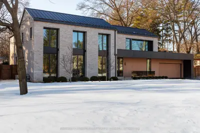 222 Burgundy Drive, Oakville, ON L6J 4G1