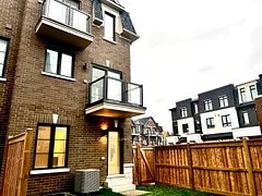 5930 SAIGON Street, Mississauga, ON L5V 0E9
