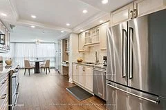 2010 Islington Avenue 405, Toronto W09, On M9p 3s8