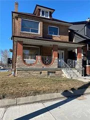 1978 Dufferin Street Main, Toronto W03, ON M6E 3R1