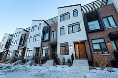 50 COVESIDE Drive 30, Mississauga, ON L5H 0B2