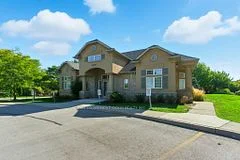 1490 Bishops Gate 305, Oakville, ON L6M 4N3