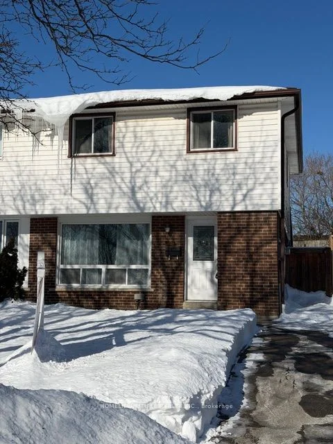 718 Eaglemount Crescent, Mississauga, ON L5C 1N9