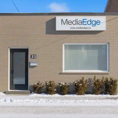 33 South Station Street, Toronto W04, ON M9N 2B2