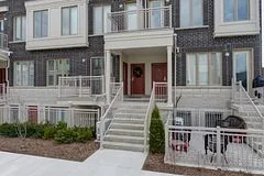 90 Eastwood Park Gardens 10-4, Toronto W06, ON M8W 0B2