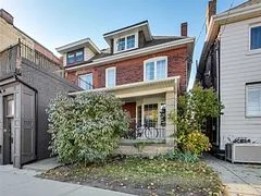 2251 Dundas Street W Main Fl, Toronto W01, On M6r 1x6