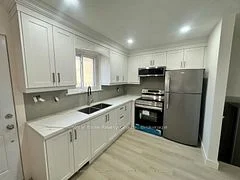 3276 Victory Crescent Lower, Mississauga, ON L4T 1L9