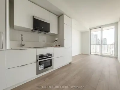 1 Fairview Road E 1505, Mississauga, ON L5A 4C6