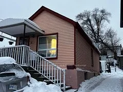 18 Holmesdale Crescent, Toronto W03, ON M6E 1Y5