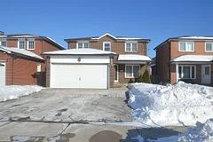 4028 Longo Circle, Mississauga, On L4t 4c7