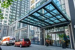 7 Mabelle Avenue 707, Toronto W08, ON M5T 0C9