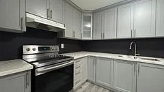 145 Hillcrest Avenue 702, Mississauga, ON L5B 3Z1