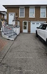 382 Pinemeadow Avenue, Mississauga, ON L5B 2J9