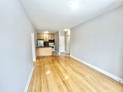 100 Twenty Fifth Street 8, Toronto W06, On M8v 3p9