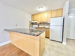 15 Thirty Third Street 206, Toronto W06, ON M8W 3G7
