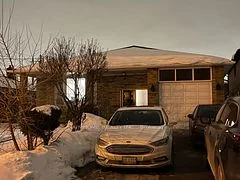 170 Gracefield Avenue, Toronto W04, On M6l 1l5