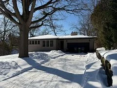 860 Clarkson Road S, Mississauga, On L5j 2v3