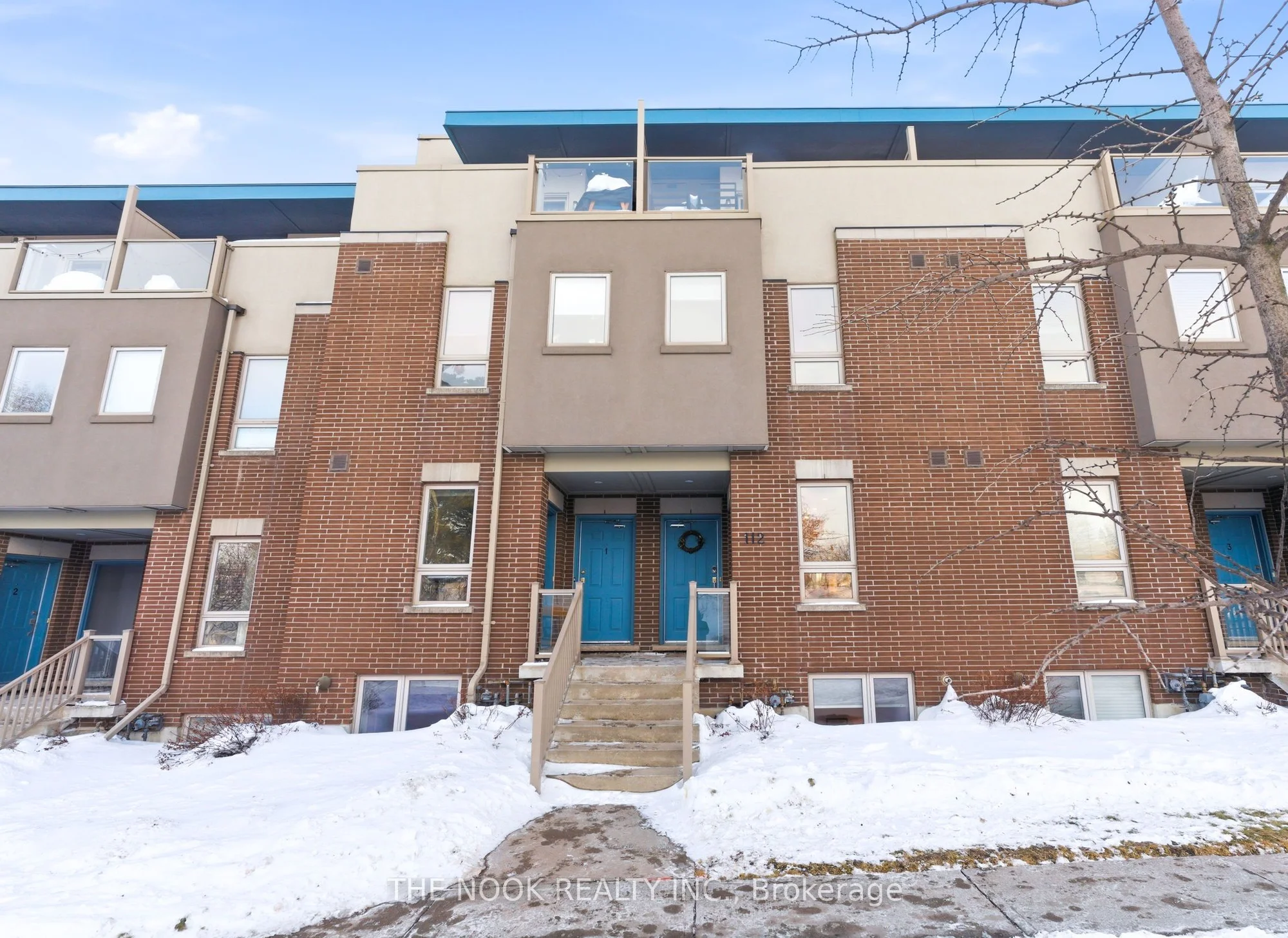 112 Caledonia Park Road 4, Toronto W03, ON M6H 0B2