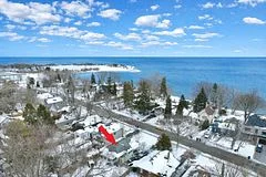 50 Lake Promenade , Toronto W06, ON M8W 1A1