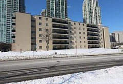 33 Central Parkway W 504, Mississauga, On L5b 1l4