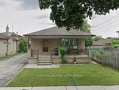 25 Garratt Boulevard E (room), Toronto W05, On M3k 1s8
