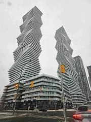 3883 Quartz Road 4611, Mississauga, On L5b 0m4