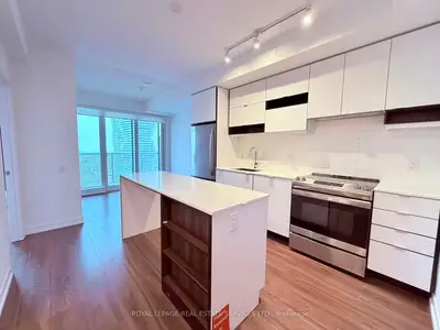 4065 Confederation Parkway 3009, Mississauga, ON L5M 0L4