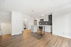 10 Ed Clark Gardens Th5, Toronto W03, On M6n 1j5