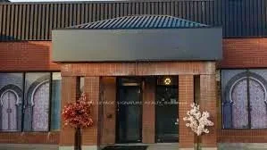 803 Dundas Street E, Mississauga, ON L4Y 2B7