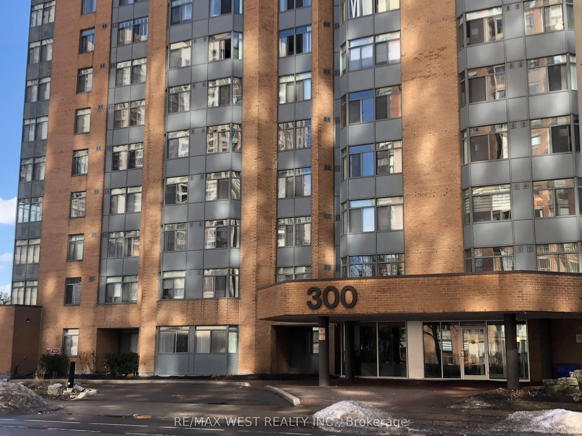 300 Webb Drive 1007, Mississauga, On L5b 3w3