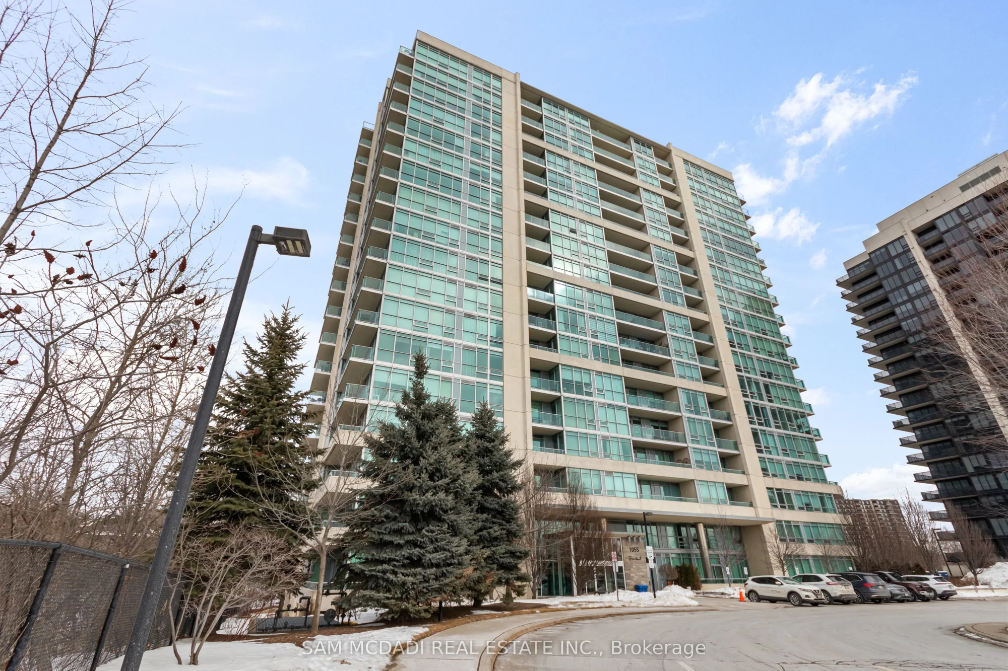 1055 Southdown Road 704, Mississauga, ON L5J 0A3