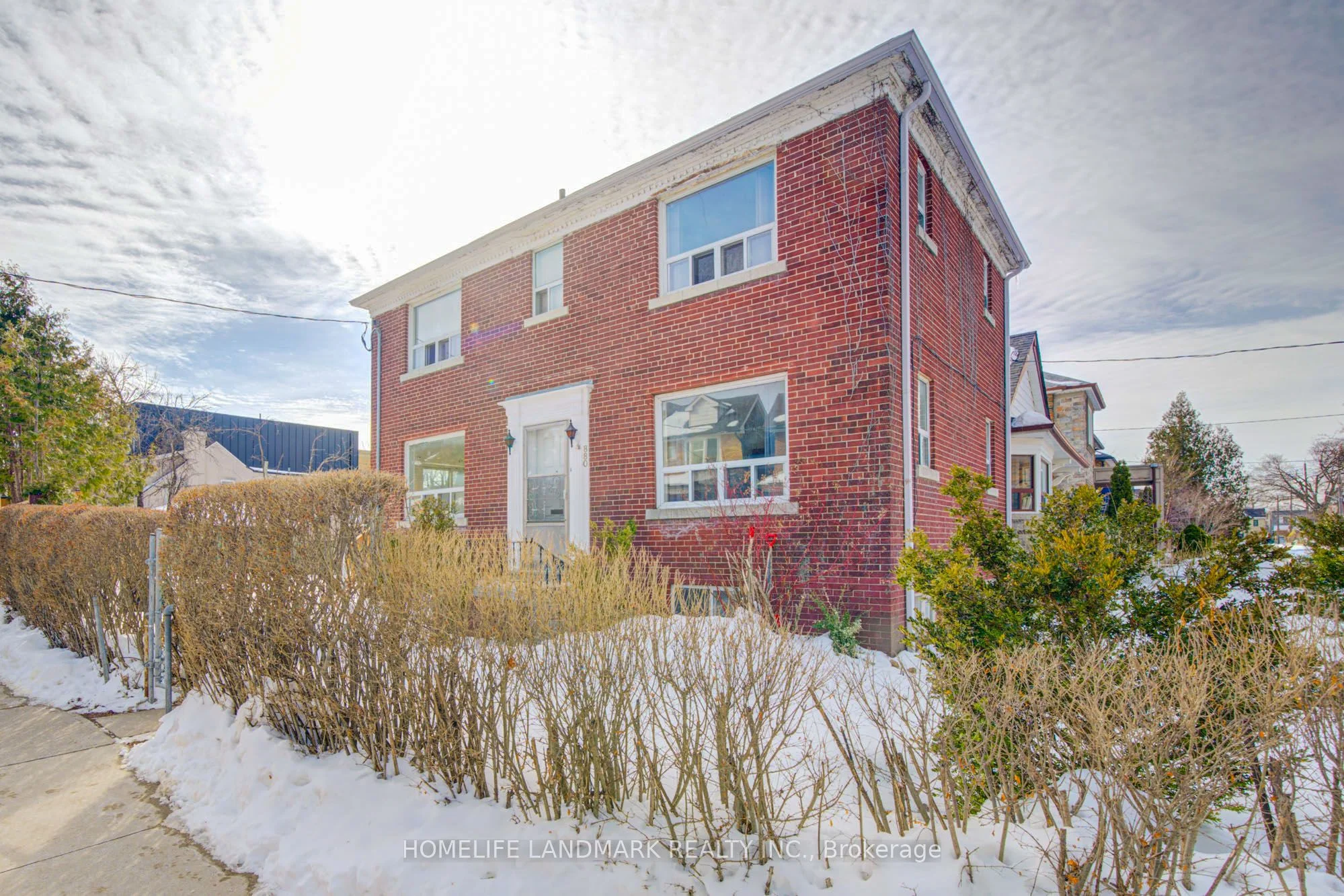 880 Shaw Street, Toronto W02, ON M6G 3M2