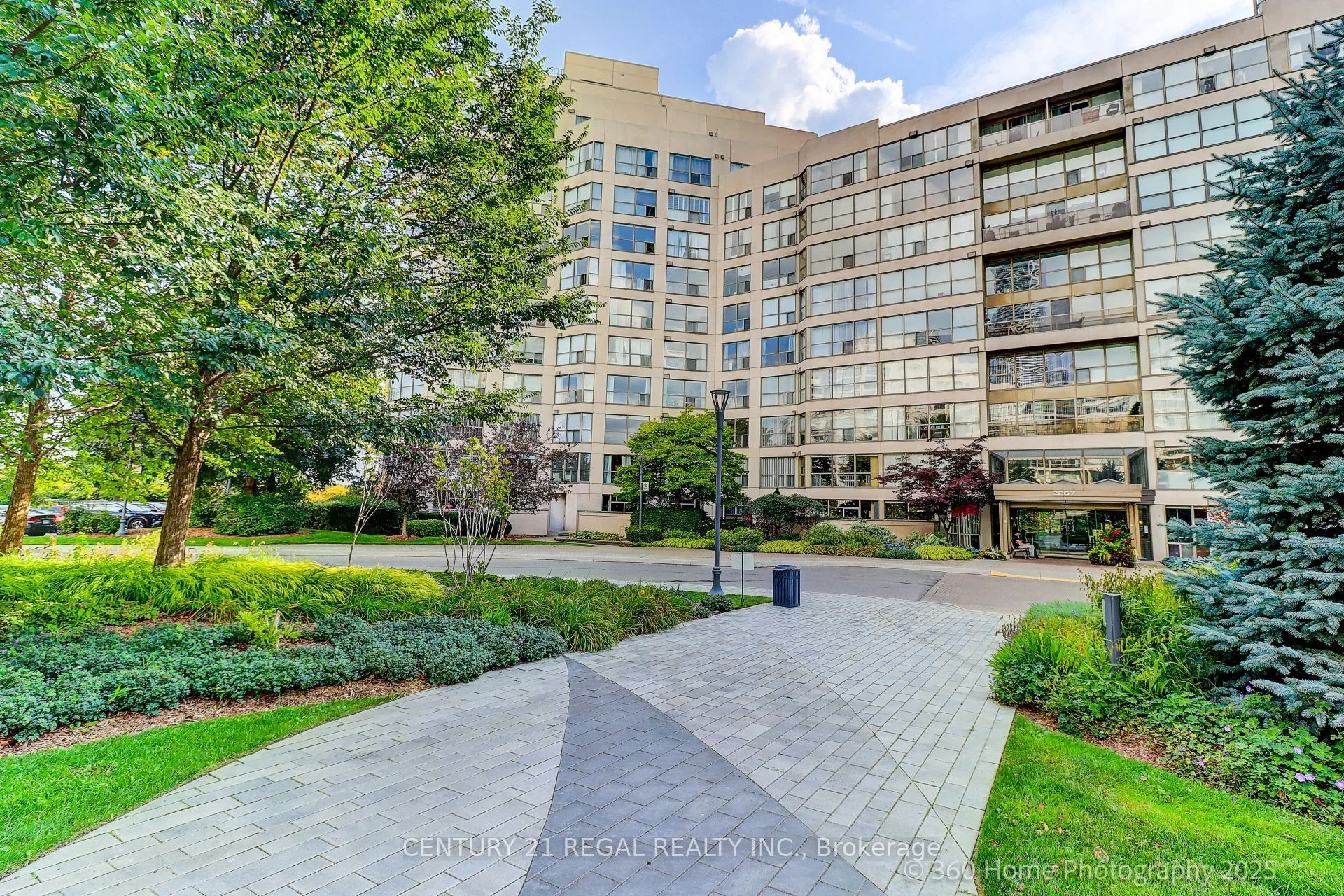 2267 Lake Shore Boulevard W 308, Toronto W06, ON M8V 3X2