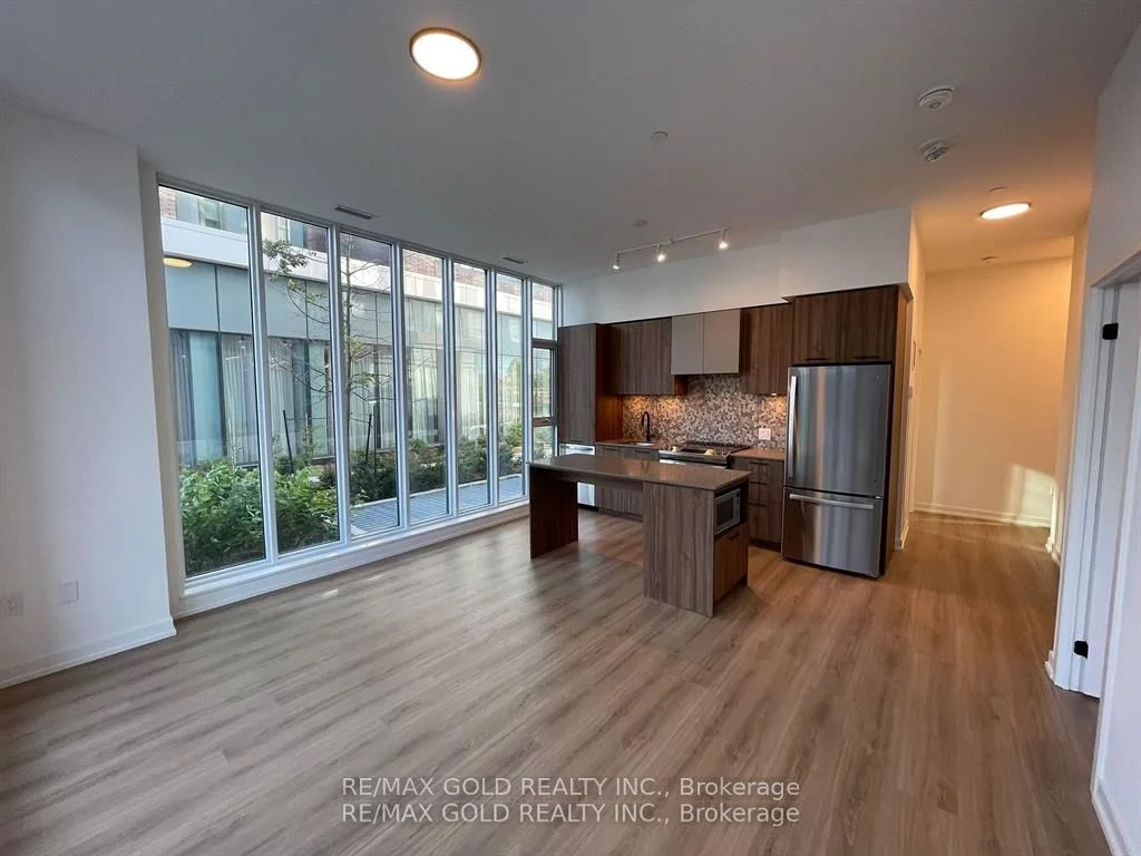 10 Lagerfeld Drive 104, Brampton, On L7a 5l3