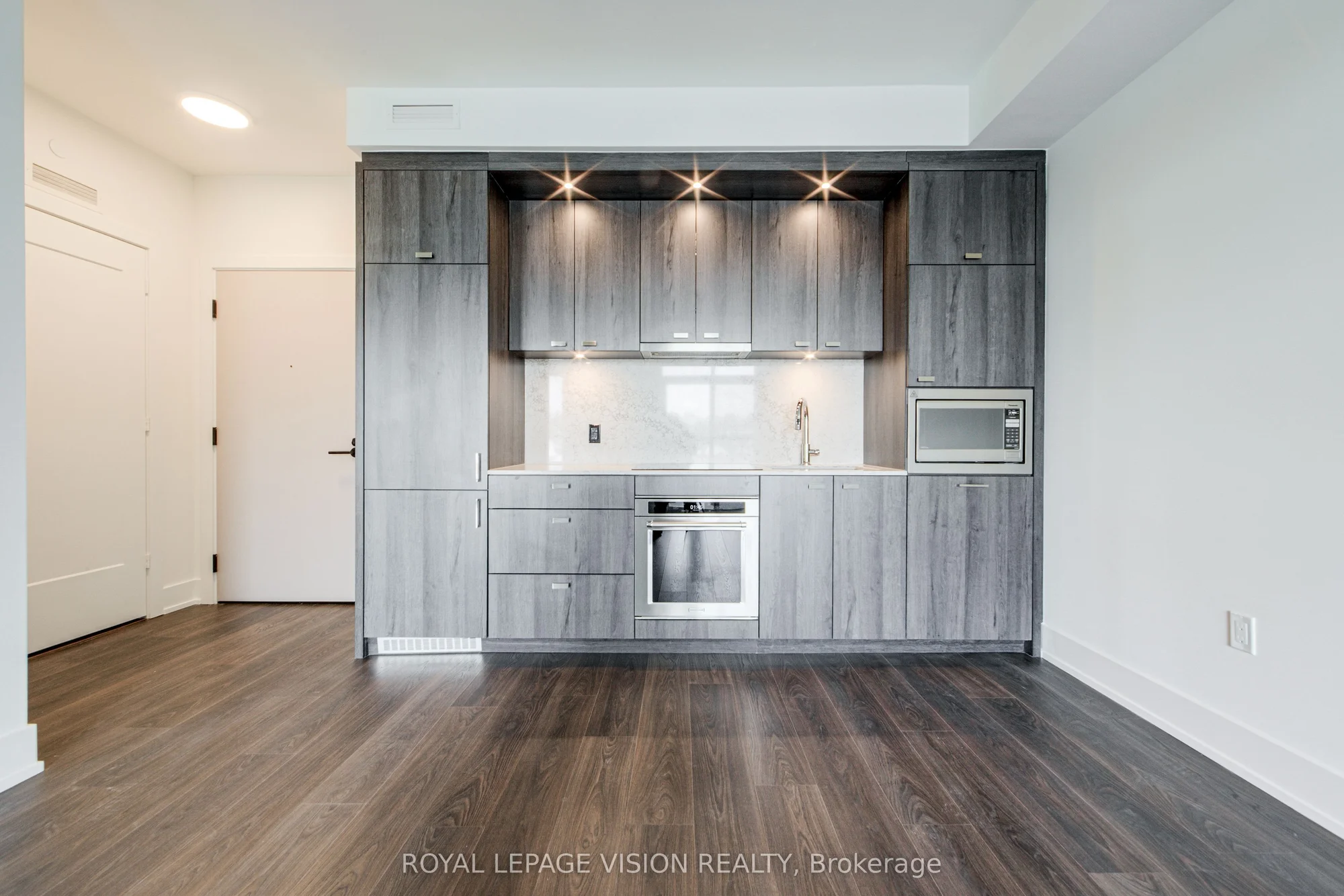 858 Dupont Street 312, Toronto W02, ON M6G 0C1