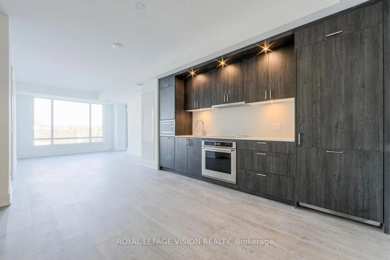 #320 259 The Kingsway, Toronto W08, ON, M9A 0G2
