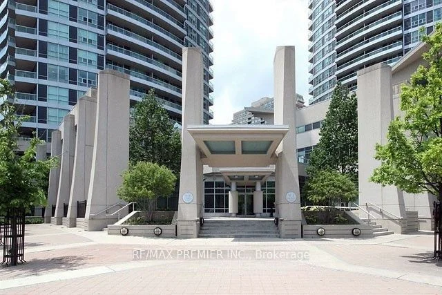 33 Elm Drive W 612, Mississauga, On L5b 4m1