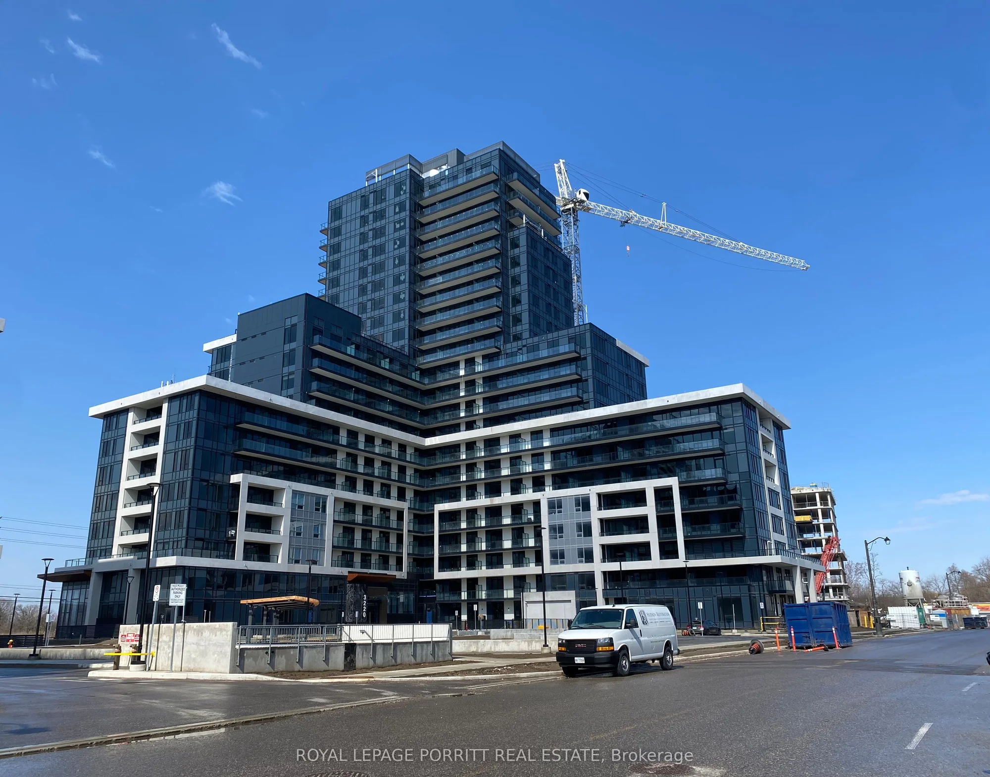 3220 William Coltson Avenue 405, Oakville, ON L6H 7X9