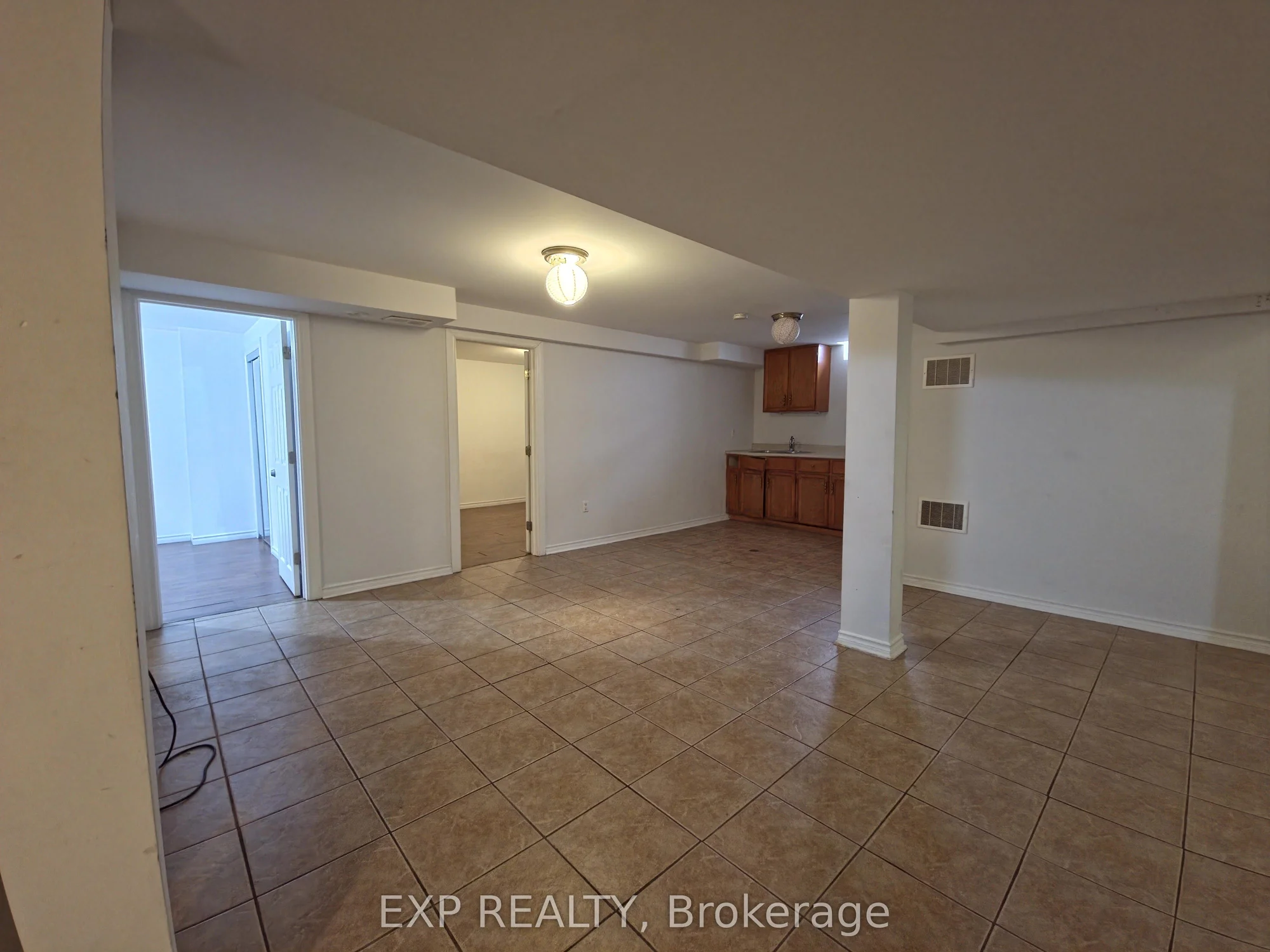 5815 Riverdale Crescent Lower, Mississauga, ON L5M 4R8