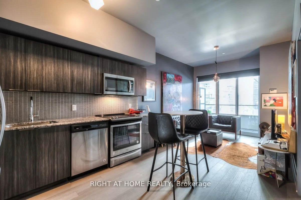 30 Shore Breeze Drive 540, Toronto W06, On M8v 0j1