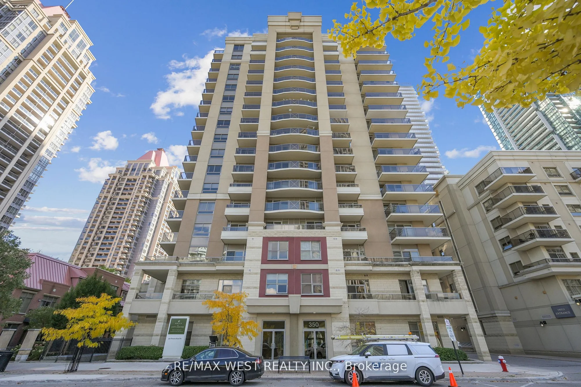 350 Princess Royal Drive 805, Mississauga, ON L5B 4N1