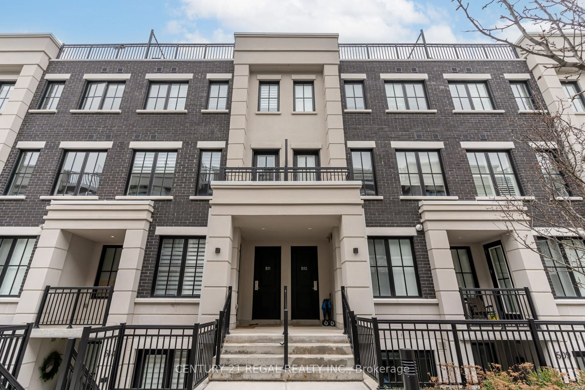 657 Cricklewood Drive 512, Mississauga, On L5g 0b8
