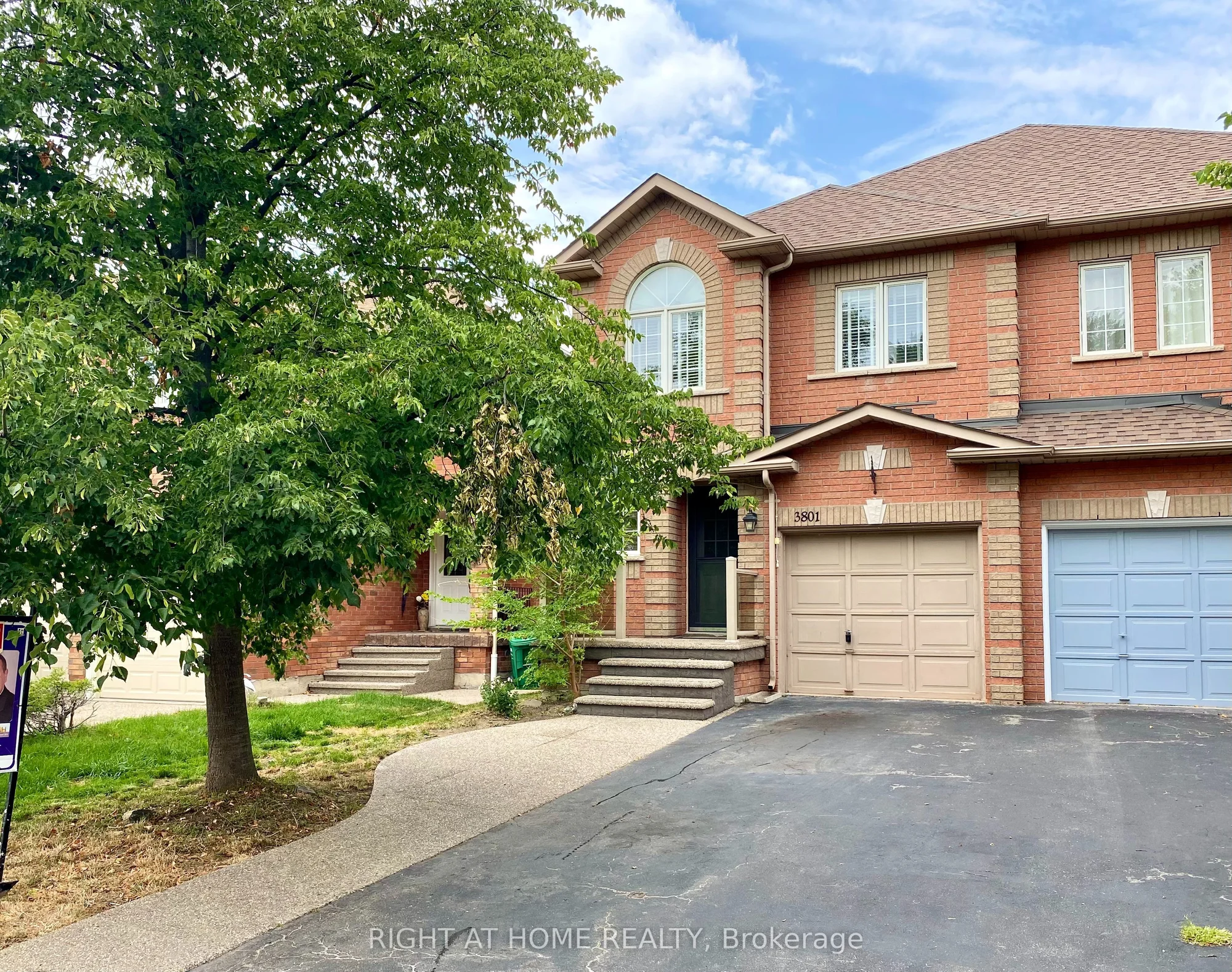 3801 Forest Bluff Crescent, Mississauga, ON L5N 7T8