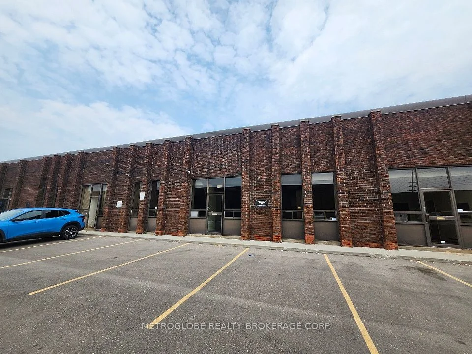 1655 Sismet Road 8, Mississauga, ON L4W 1Z4