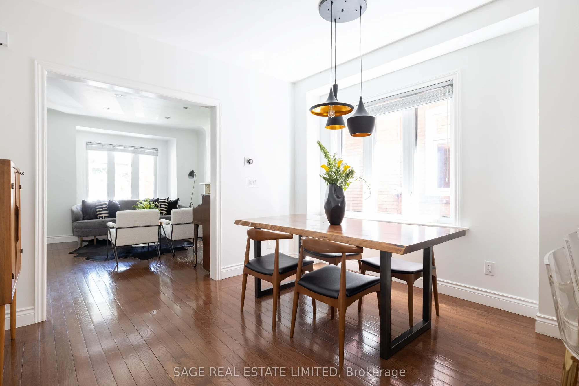 318 Indian Grove, Toronto W02, ON M6P 2H5
