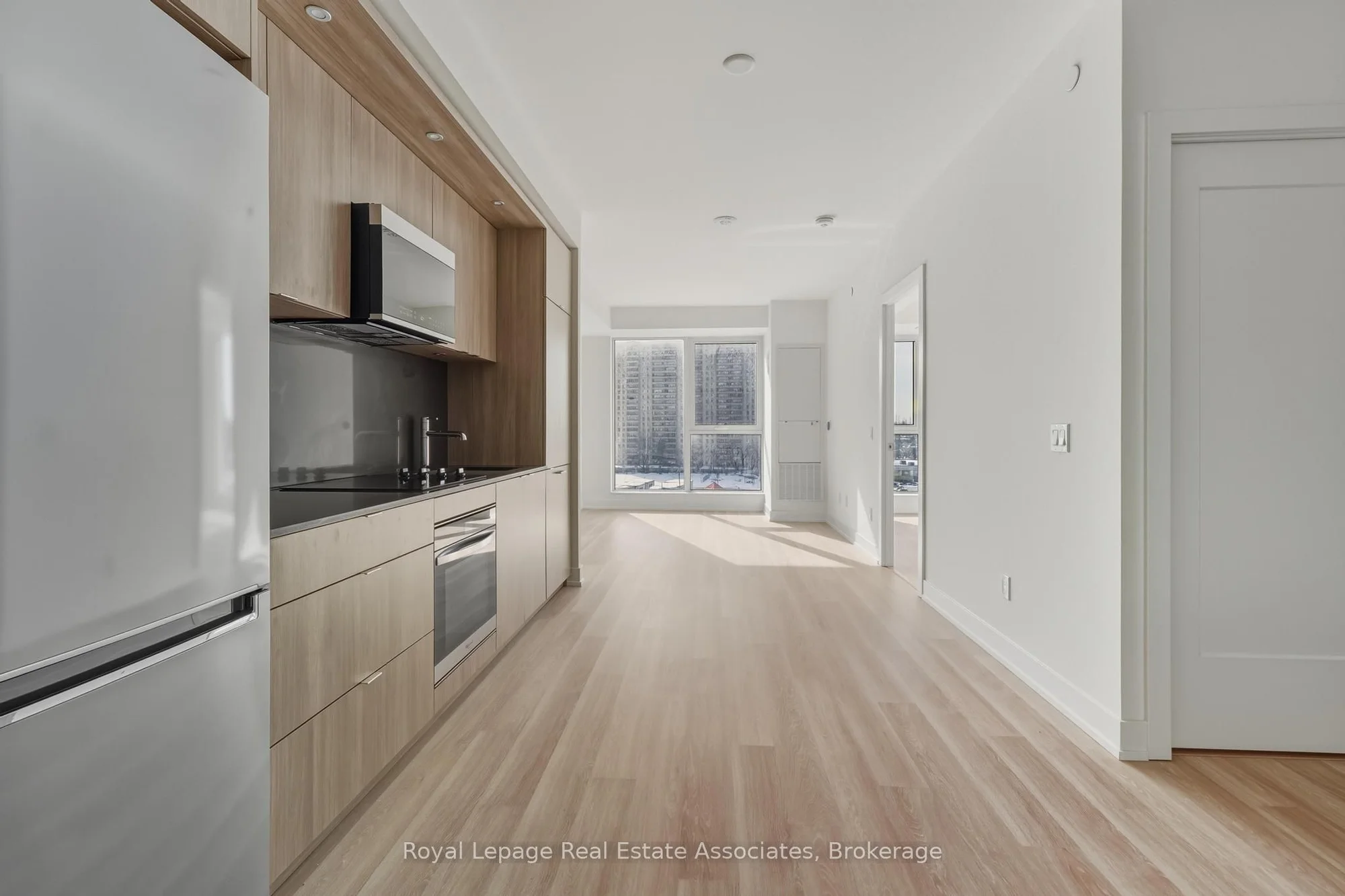 25 Cordova Avenue 707, Toronto W08, ON M9A 0E5