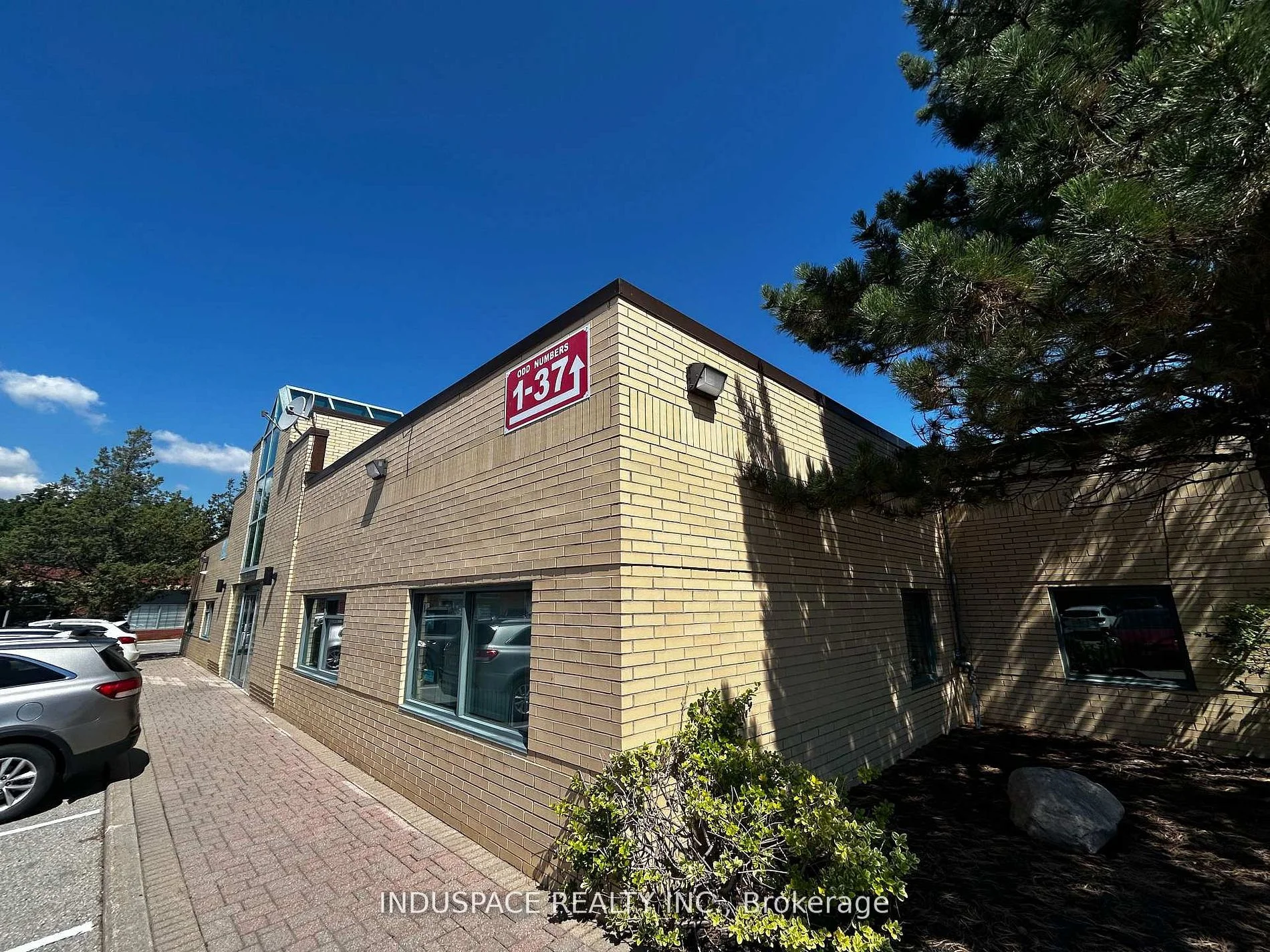 3045 Southcreek Road #1, Mississauga, ON L4X 2E9