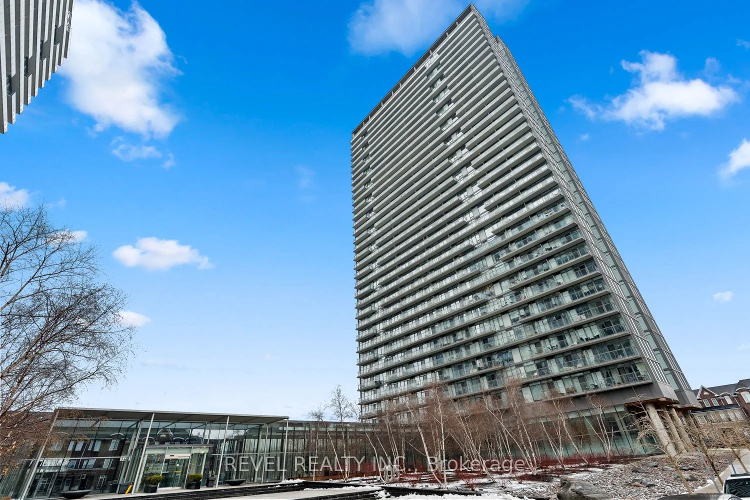 105 The Queensway Avenue 2504, Toronto W01, ON M6S 5B5