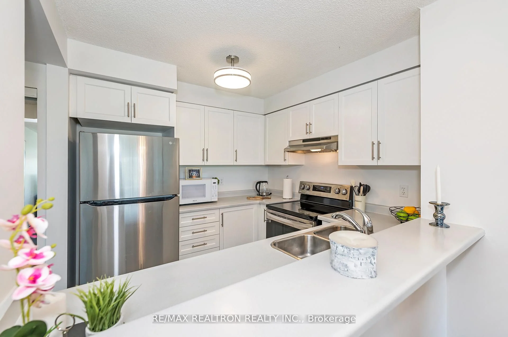 2155 Burnhamthorpe Road W 1301, Mississauga, On L5l 5p4